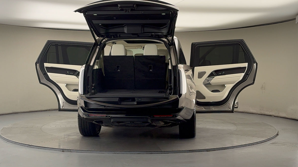 More views of Land Rover Range Rover