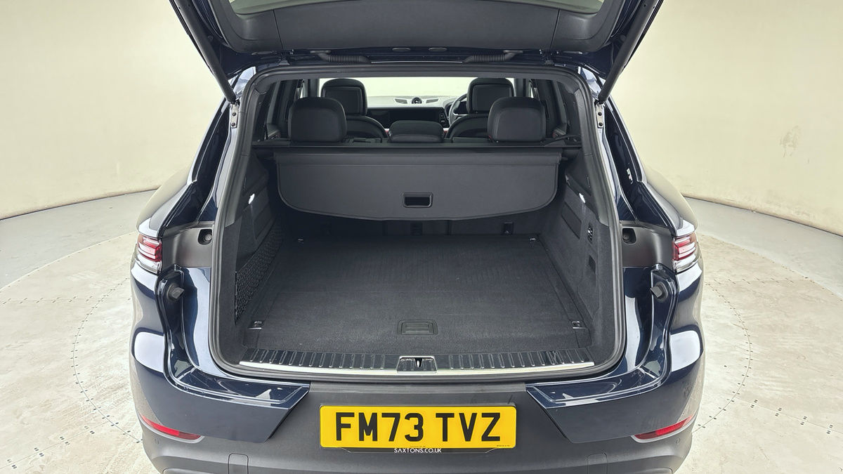 Porsche Cayenne Image 11