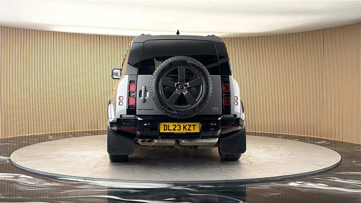 More views of Land Rover Defender 110