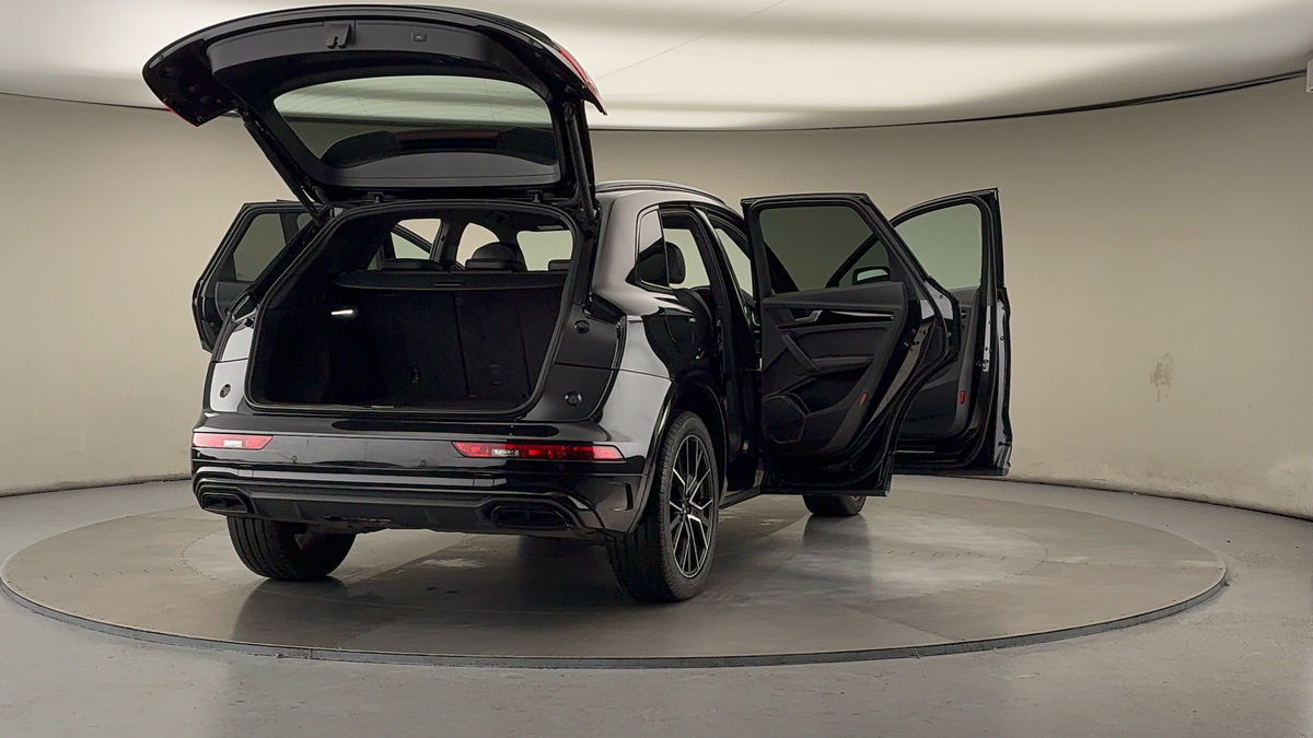 More views of Audi Q5