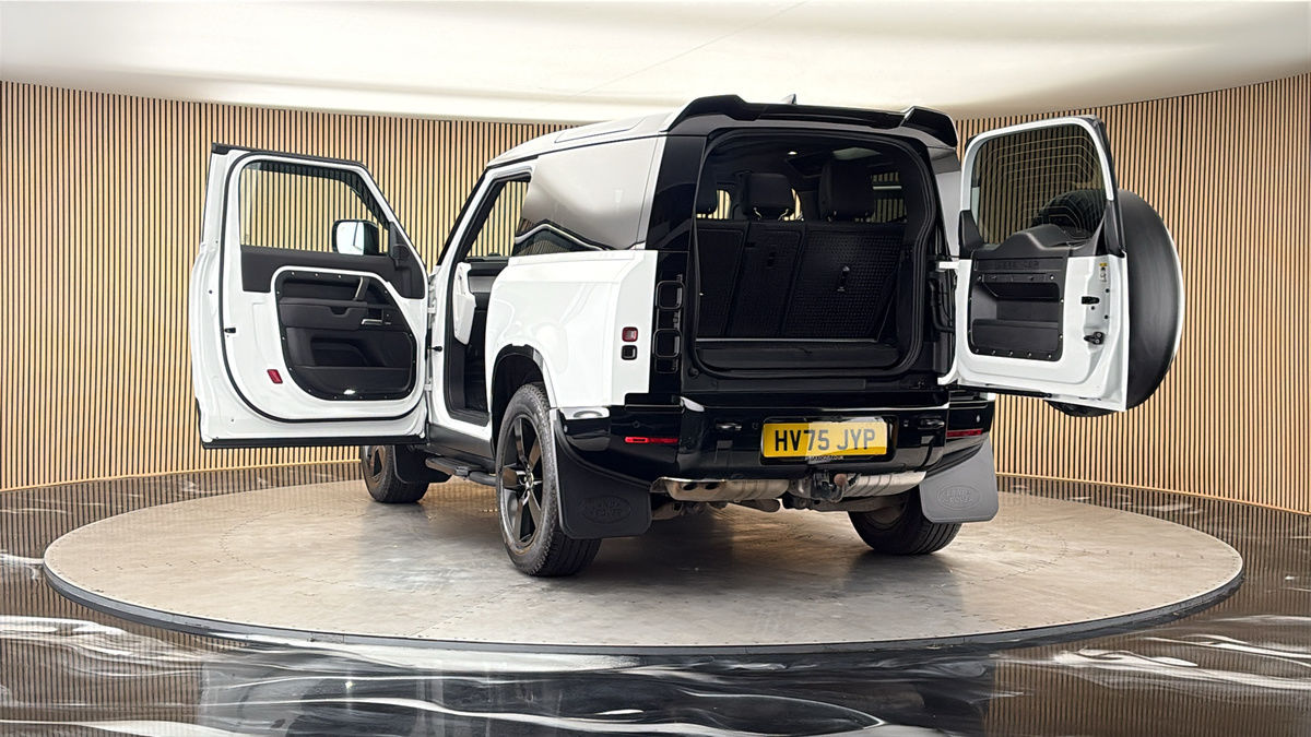 More views of Land Rover Defender 90