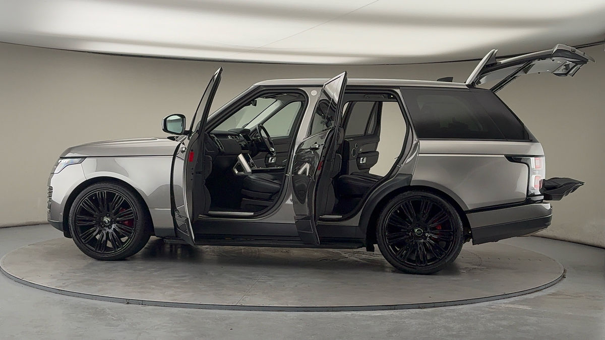 More views of Land Rover Range Rover