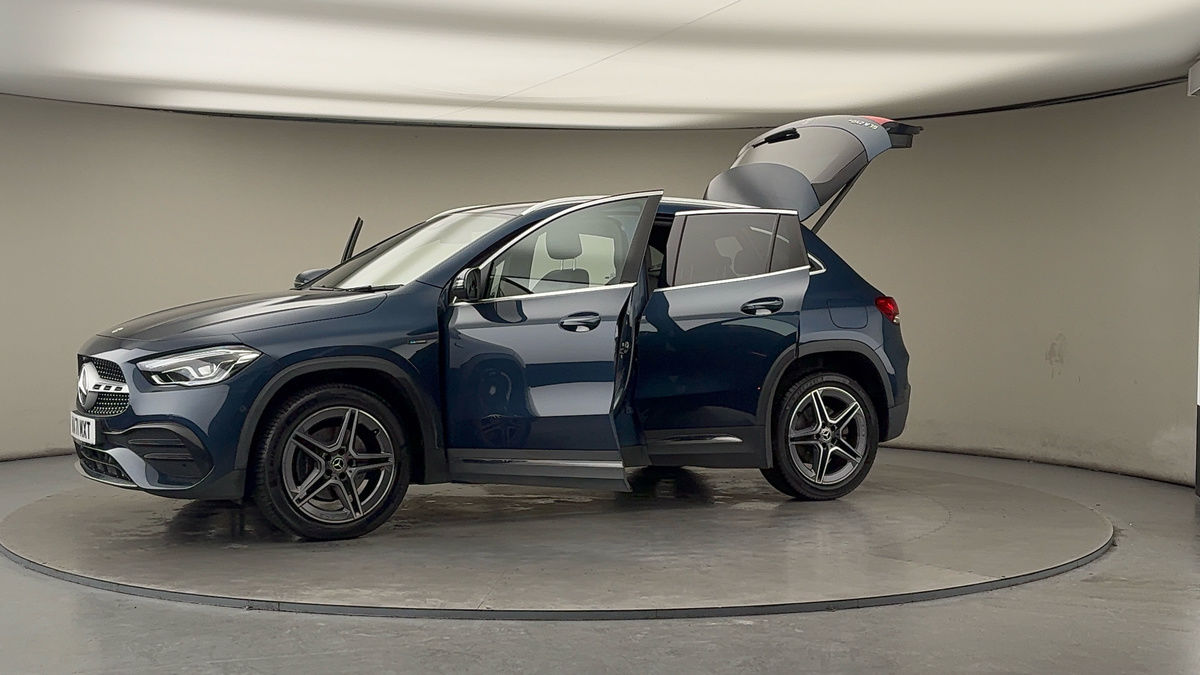 More views of Mercedes-Benz GLA