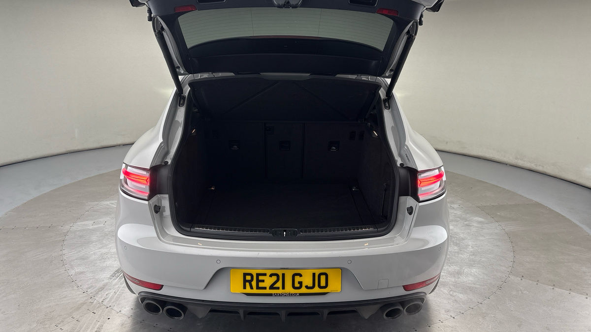 Porsche Macan Image 11