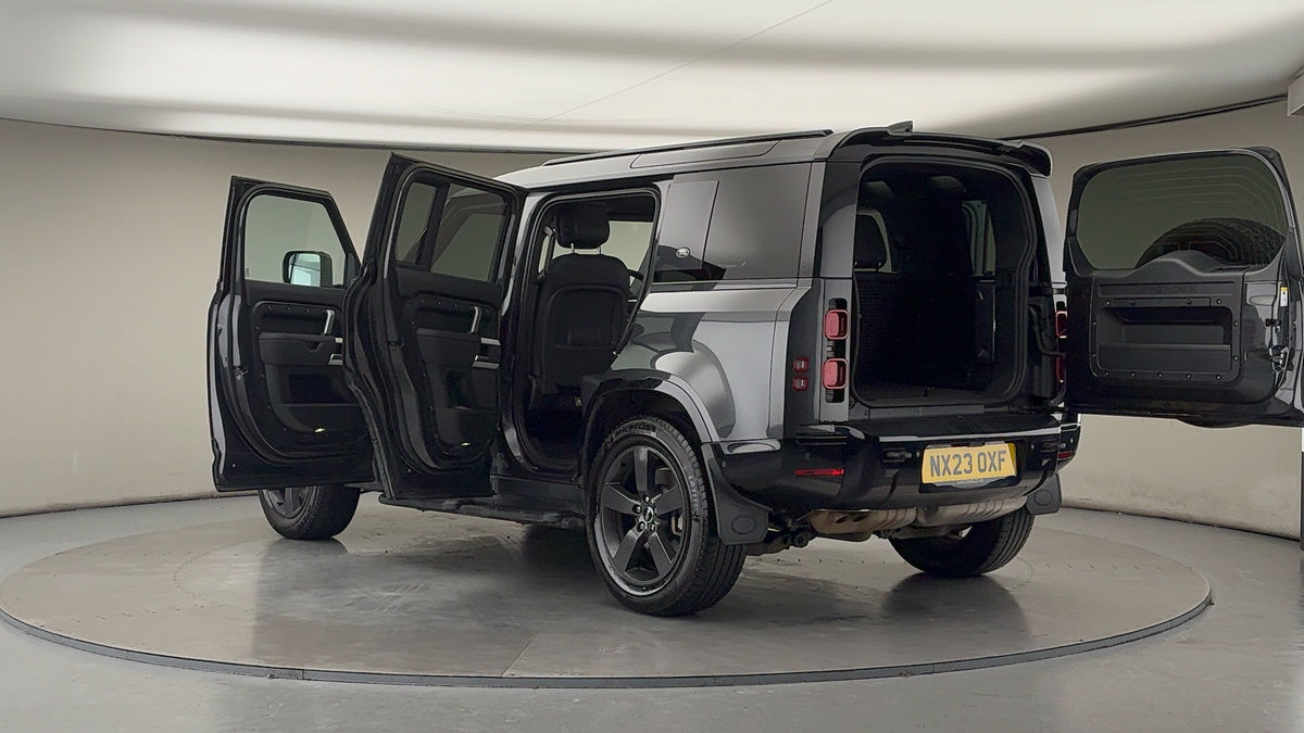 More views of Land Rover Defender 110