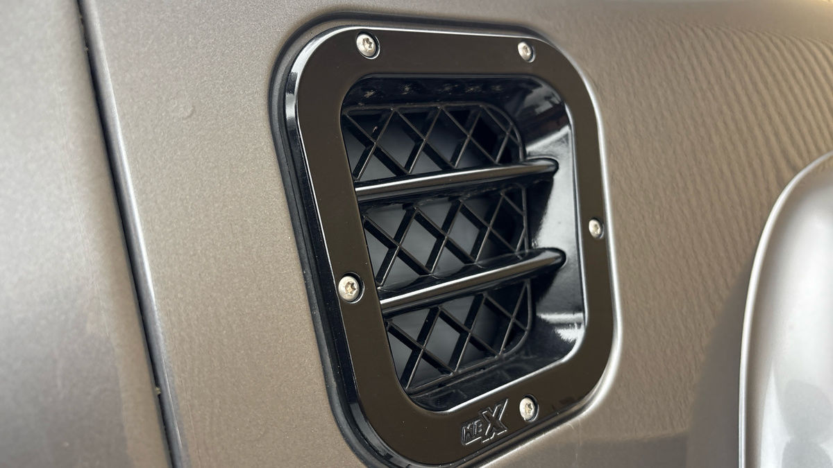Land Rover Defender 90 Image 9