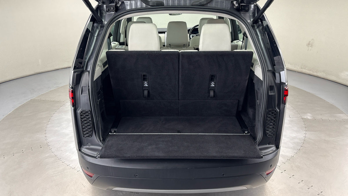 Land Rover Discovery Image 11