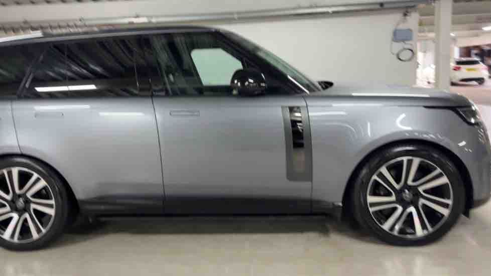 More views of Land Rover Range Rover