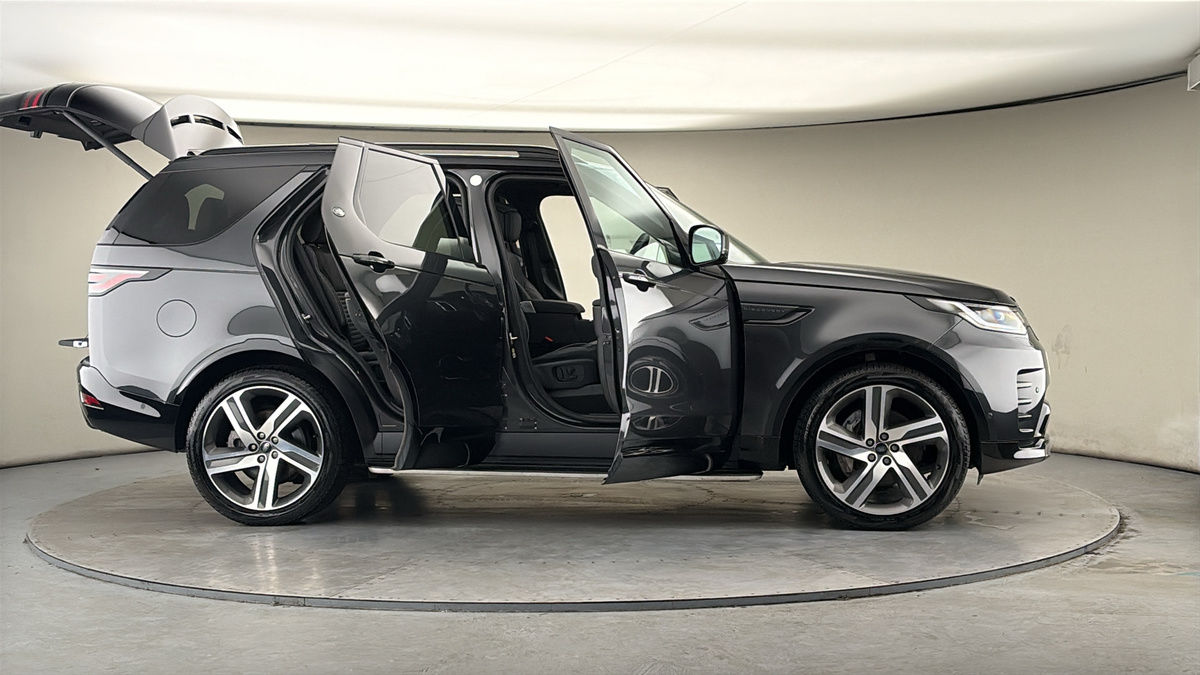 More views of Land Rover Discovery