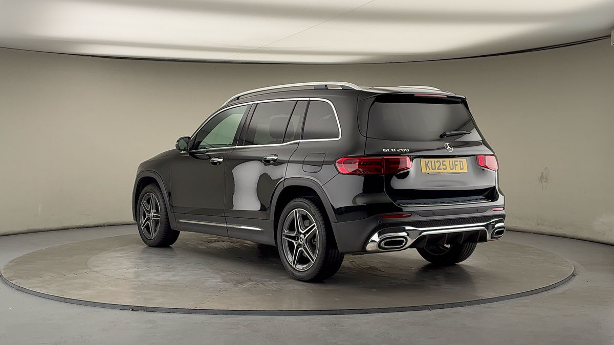 Mercedes-Benz GLB Image 2