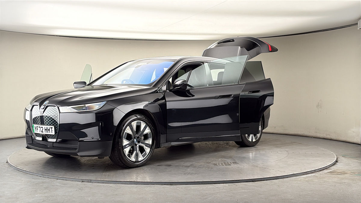 More views of BMW iX