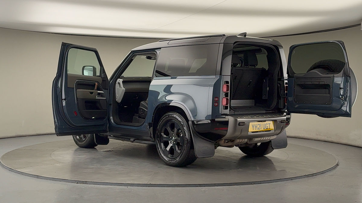 More views of Land Rover Defender 90