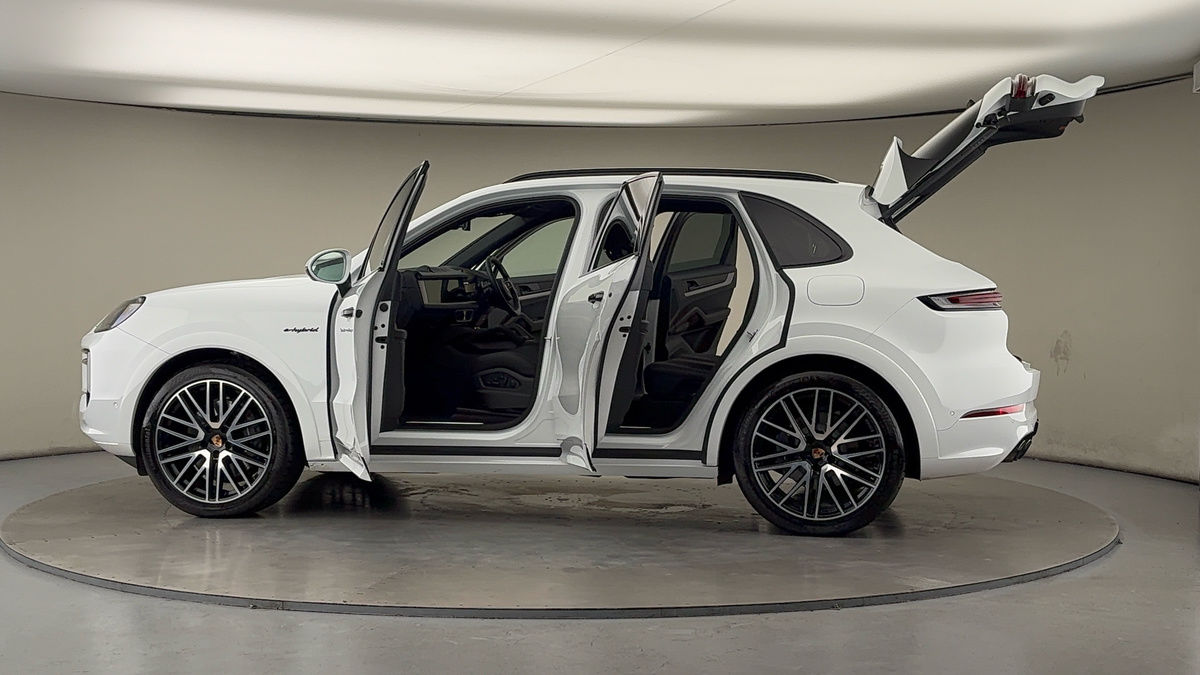 More views of Porsche Cayenne