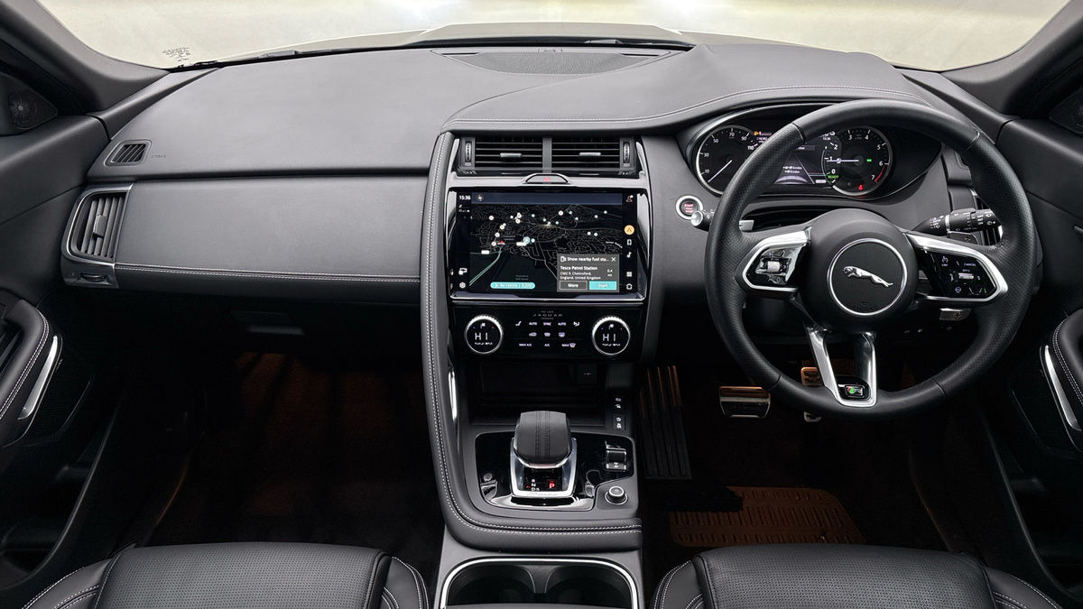 Jaguar E-PACE Image 12