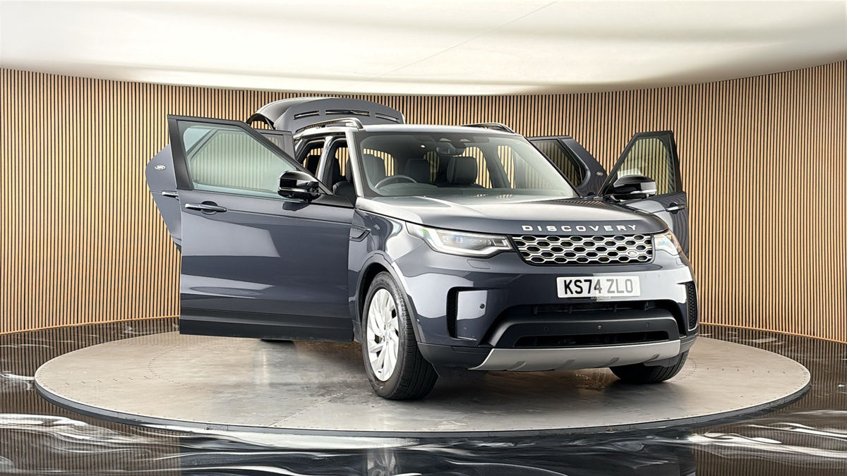 More views of Land Rover Discovery