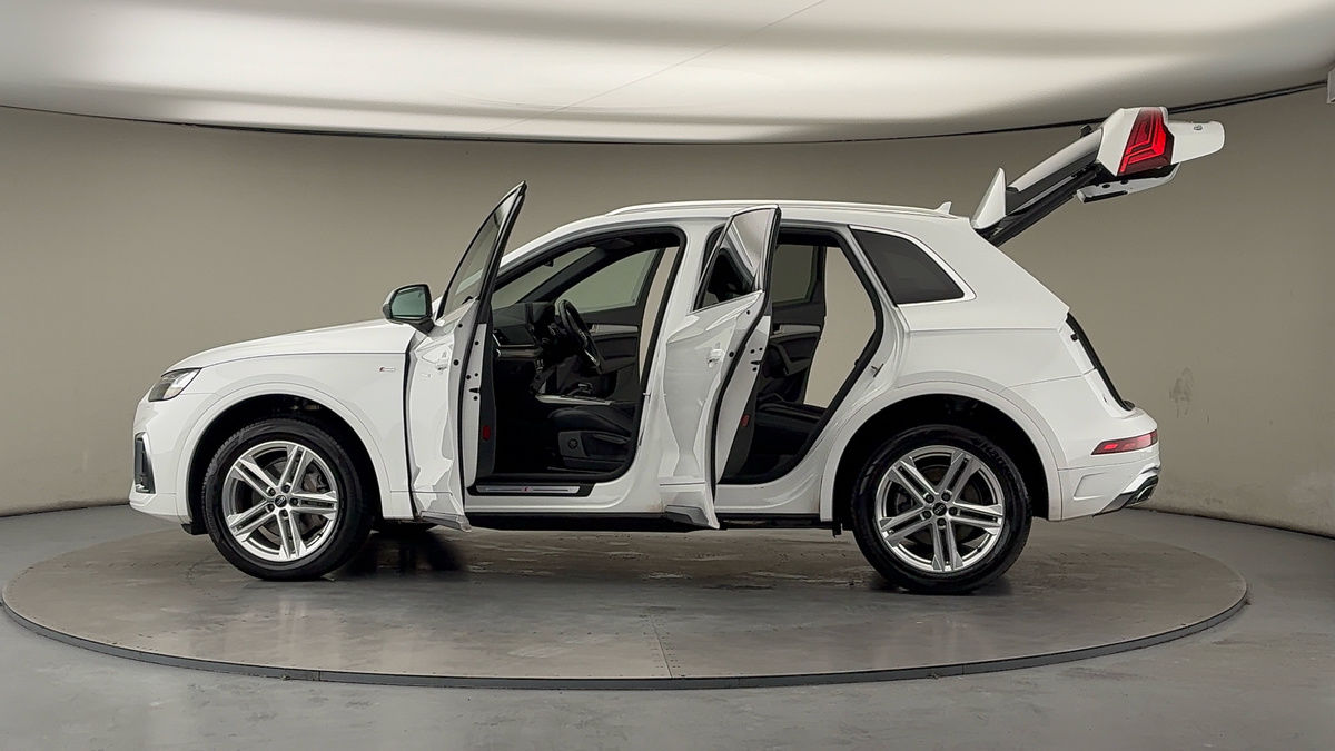 More views of Audi Q5