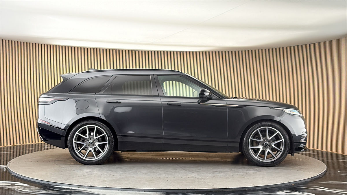 Land Rover Range Rover Velar Image 16