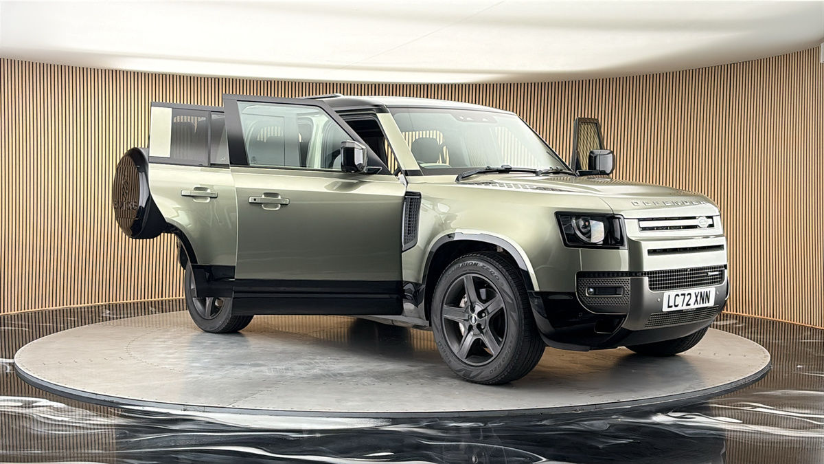More views of Land Rover Defender 110