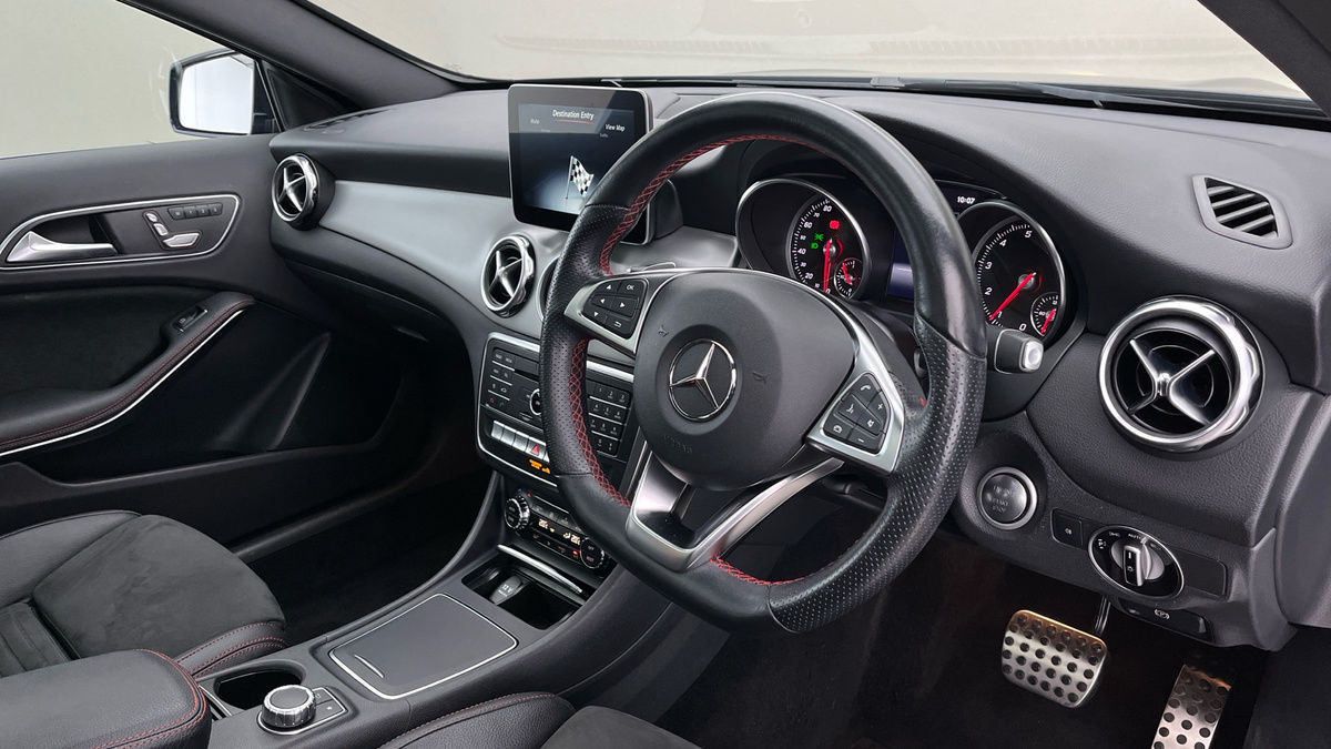 Mercedes-Benz GLA Image 5
