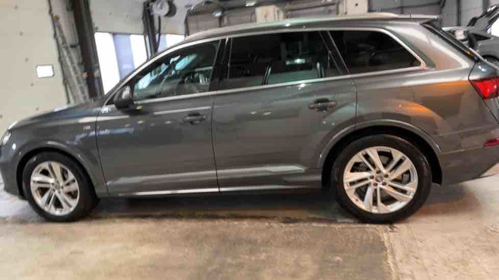 More views of Audi Q7