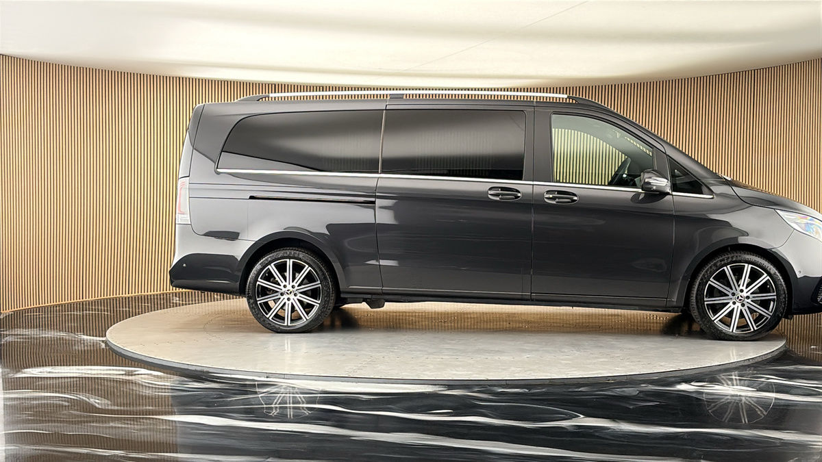 Mercedes-Benz V Class Image 16