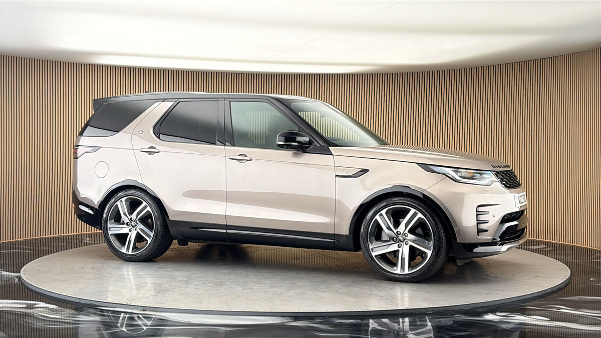 More views of Land Rover Discovery