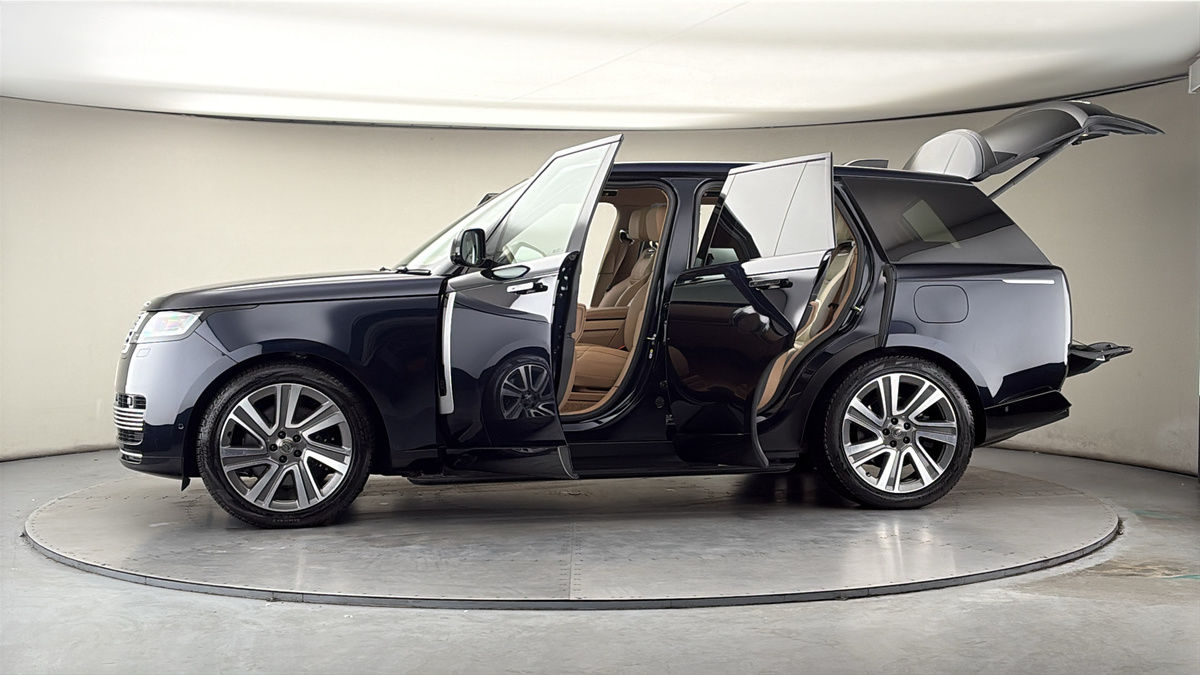 More views of Land Rover Range Rover