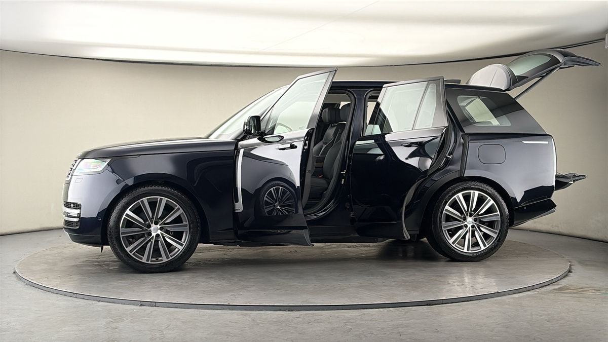 More views of Land Rover Range Rover