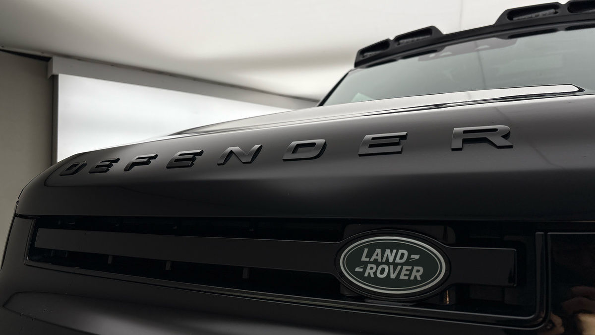 Land Rover Defender 90 Image 24