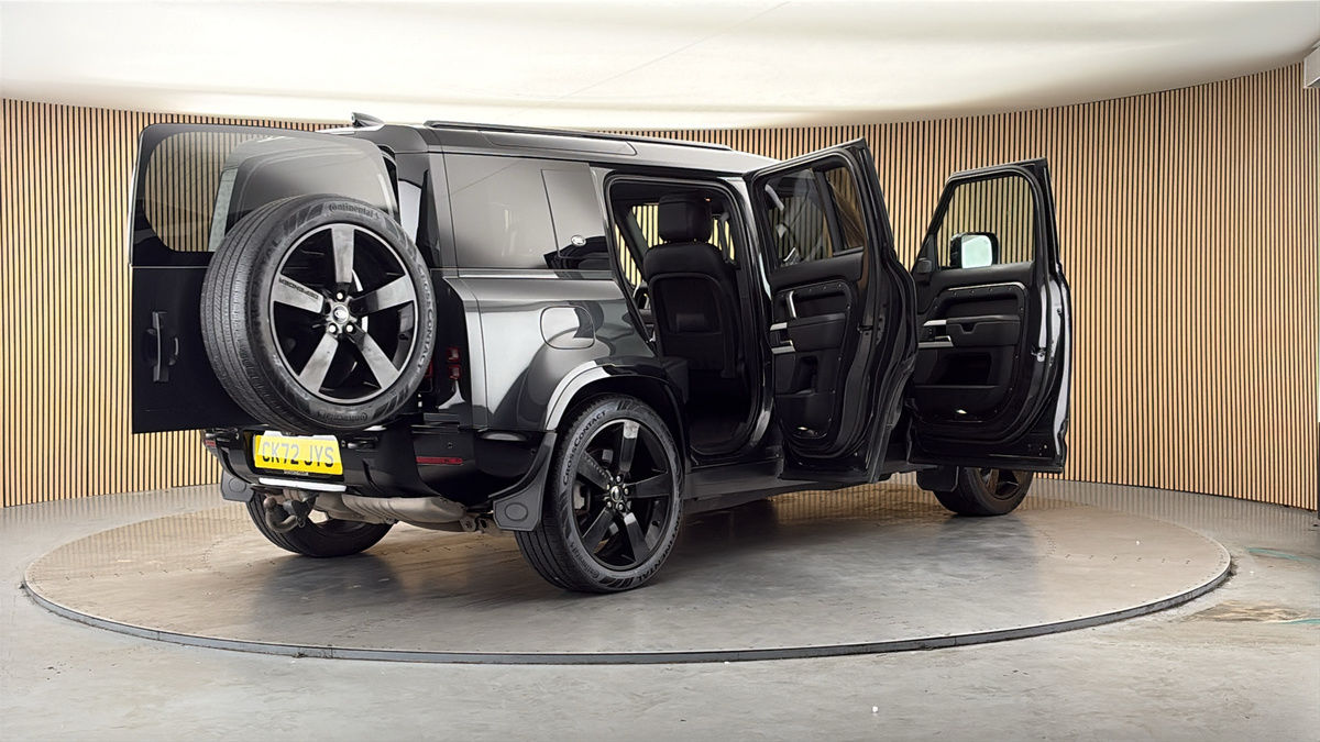 More views of Land Rover Defender 110