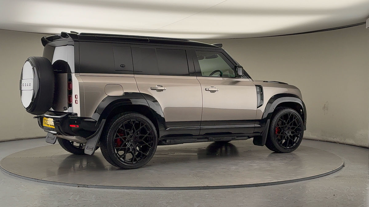 More views of Land Rover Defender 110