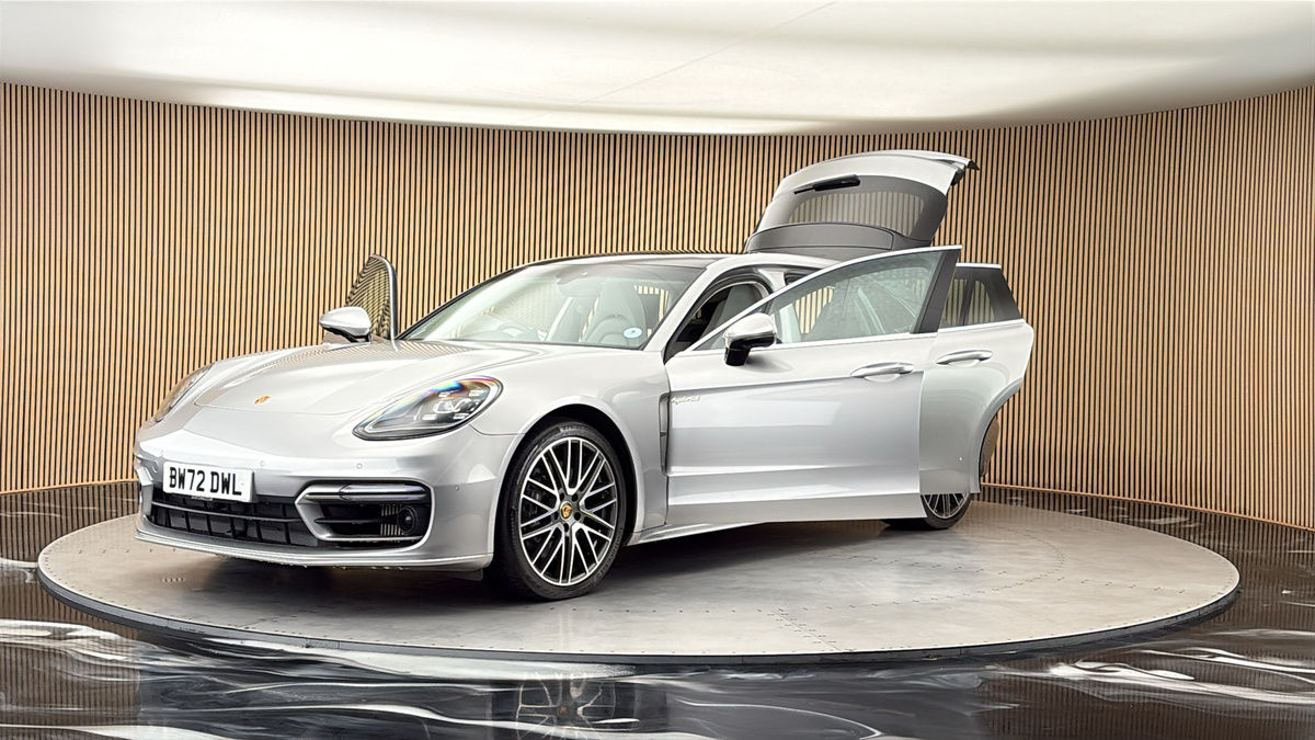 More views of Porsche Panamera