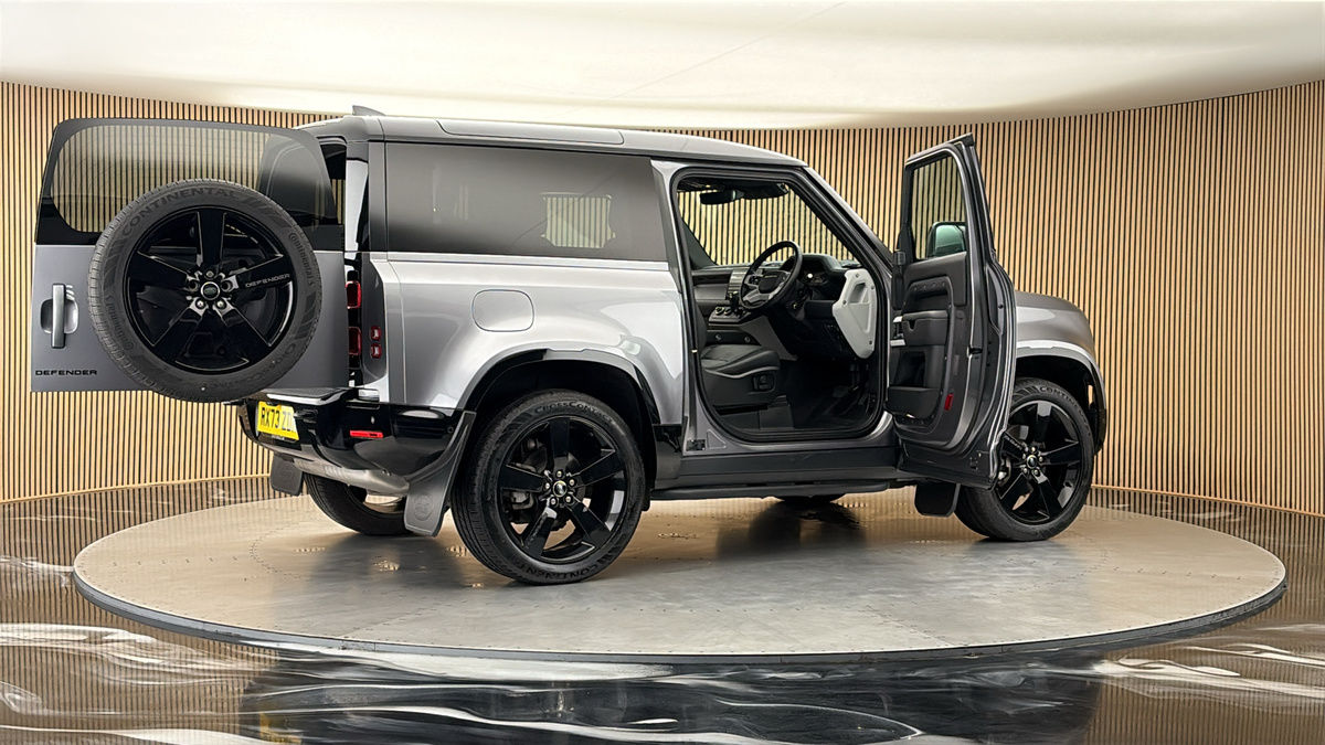 More views of Land Rover Defender 90