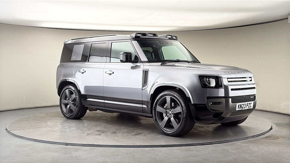 More views of Land Rover Defender 110