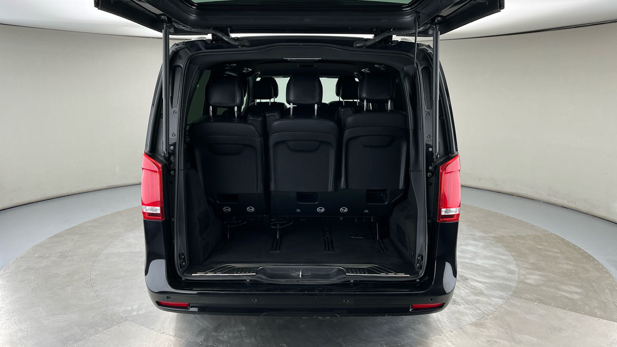 Mercedes-Benz V Class Image 11