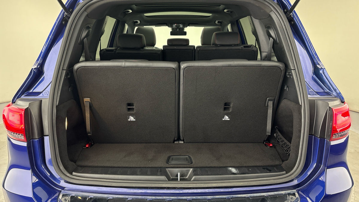 Mercedes-Benz GLB Image 11