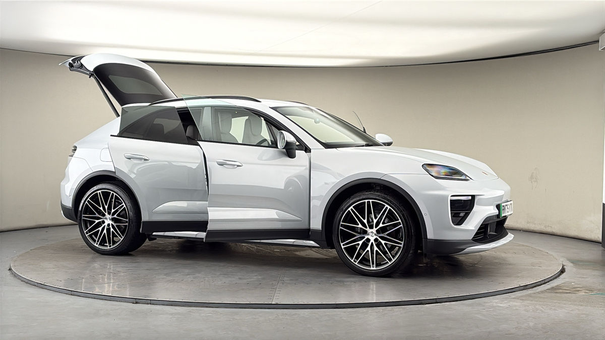 More views of Porsche Macan