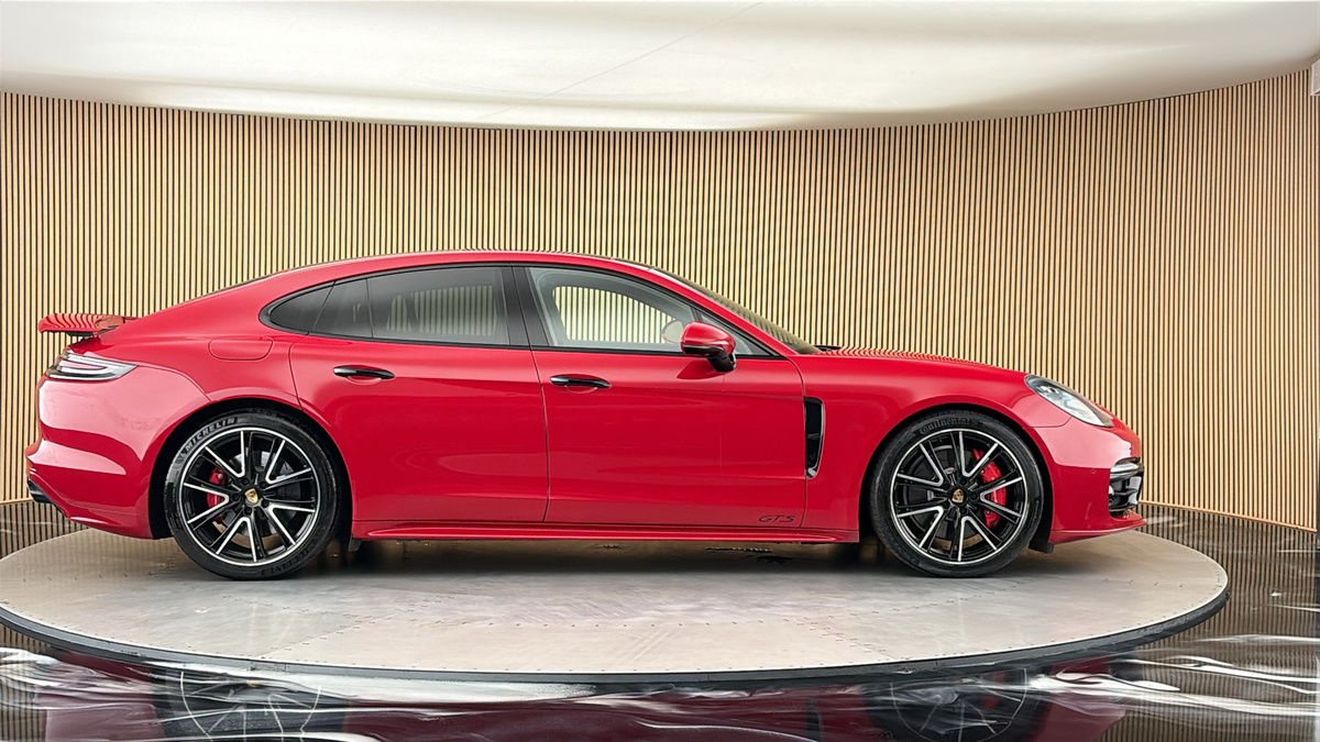 Porsche Panamera Image 16