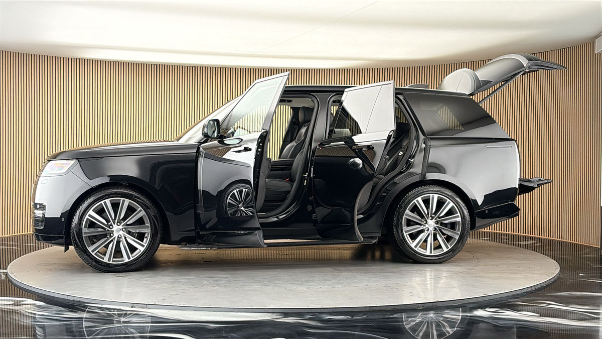 More views of Land Rover Range Rover