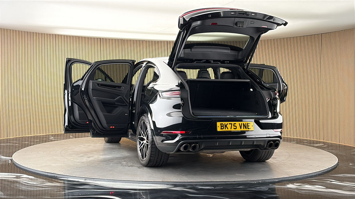 More views of Porsche Cayenne