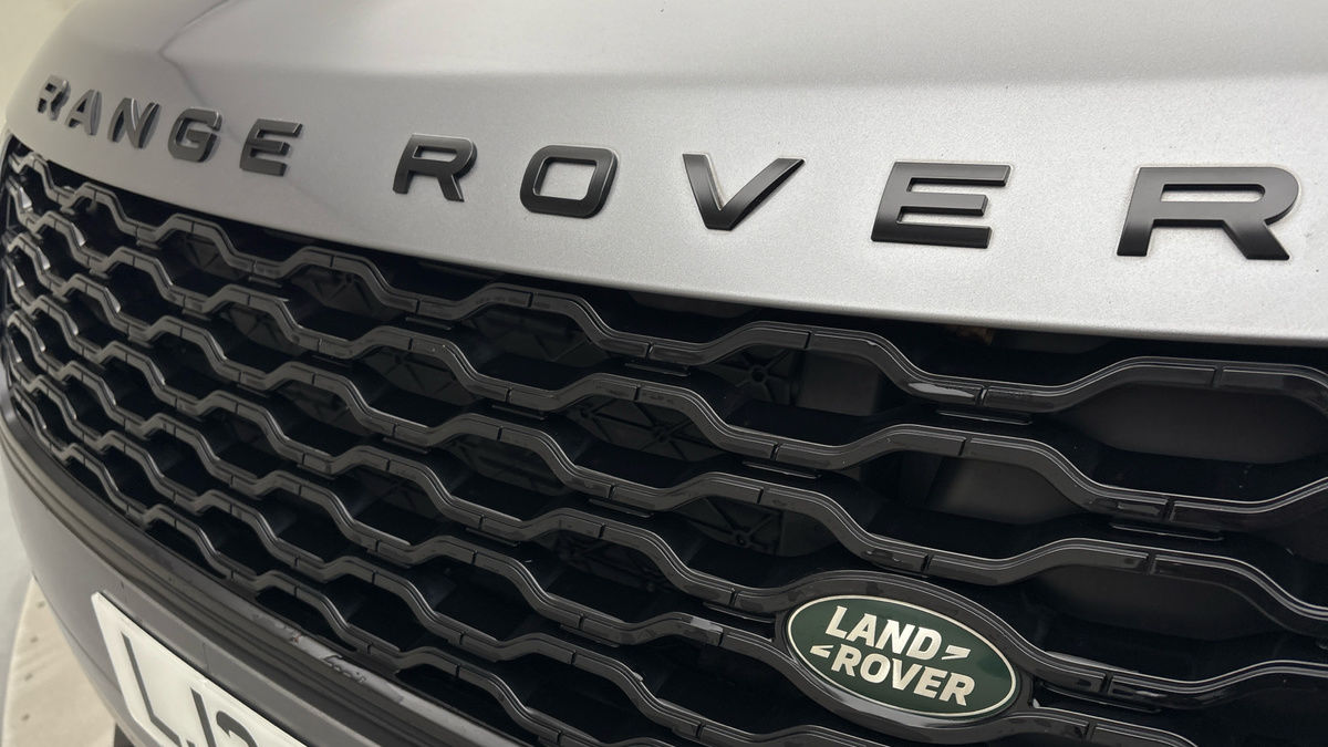 Land Rover Range Rover Velar Image 24