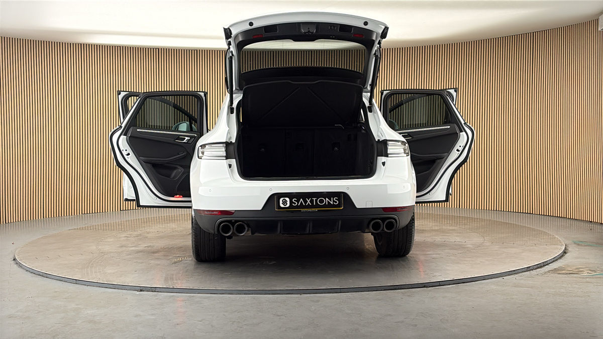 More views of Porsche Macan