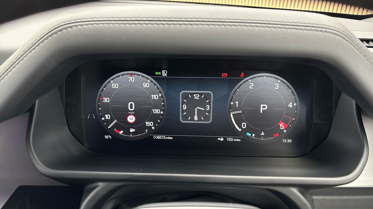 Land Rover Defender 90 Image 28