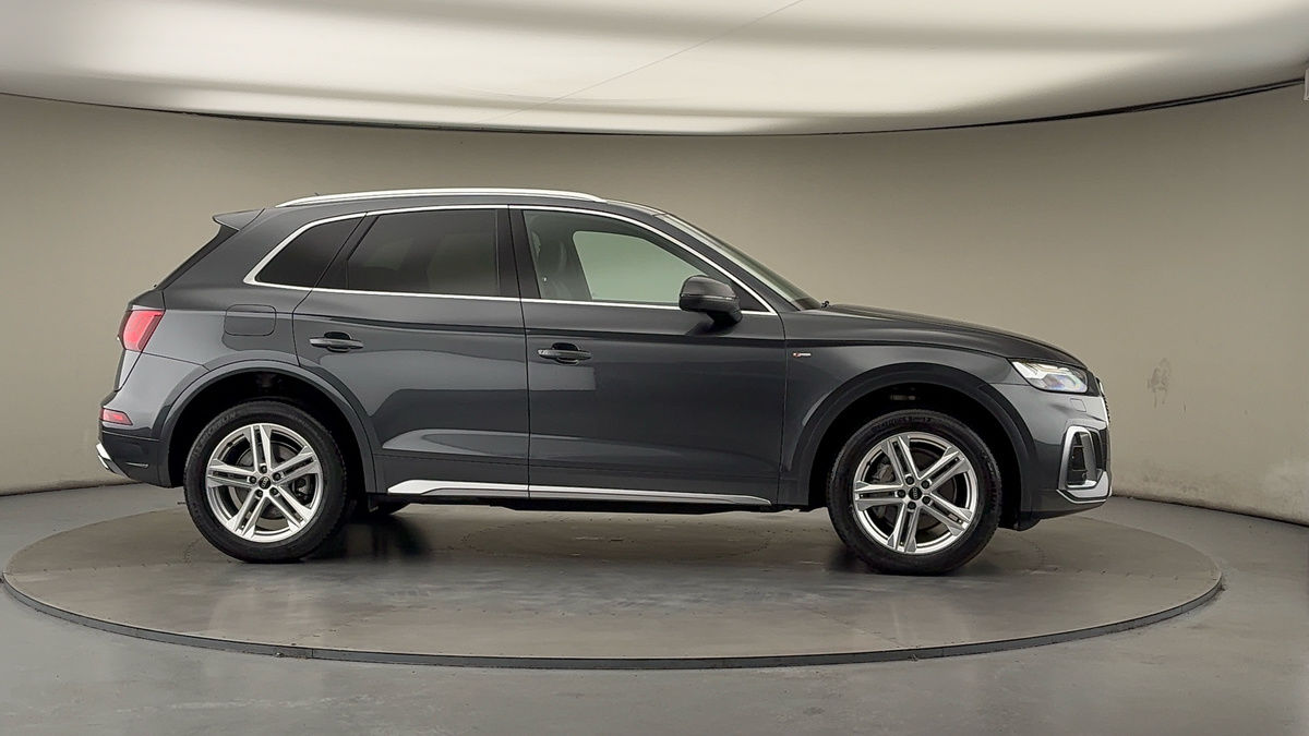 More views of Audi Q5
