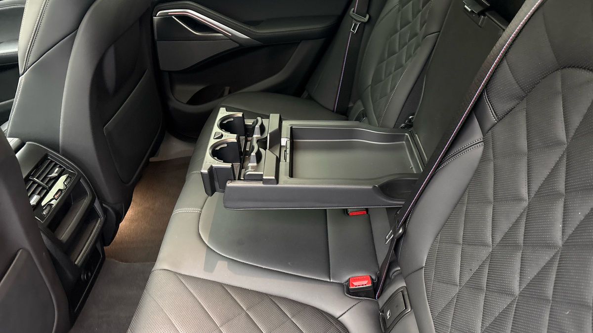 BMW X6 Image 9