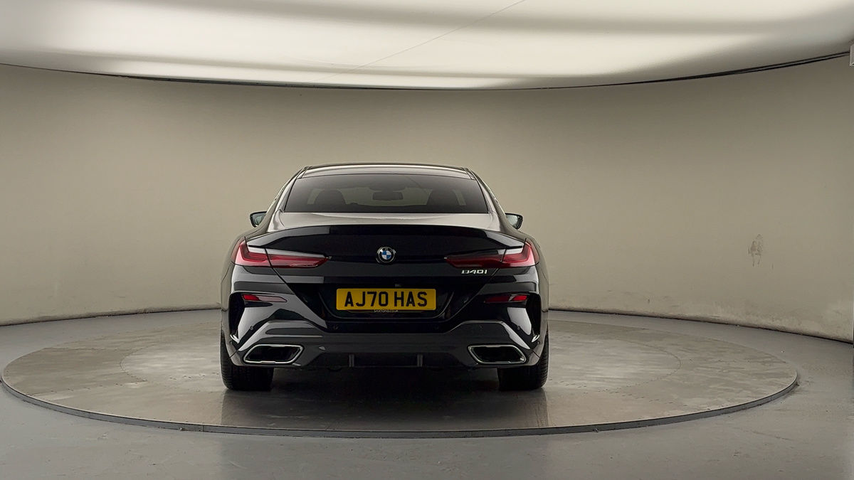 BMW 8 Series Image 4