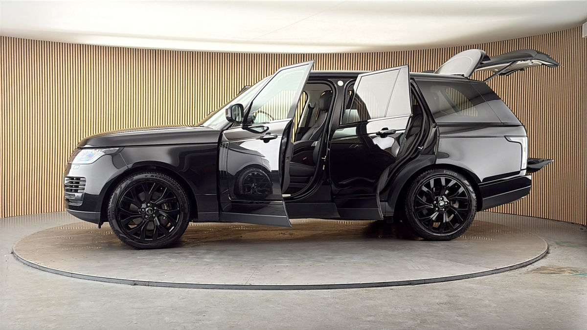 More views of Land Rover Range Rover