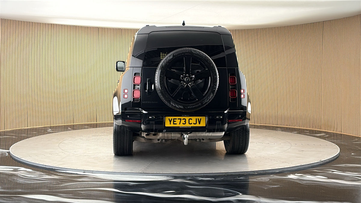 More views of Land Rover Defender 110