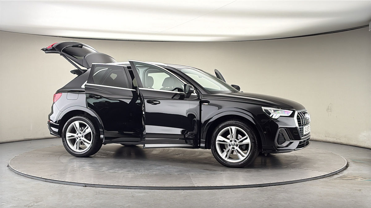 More views of Audi Q3