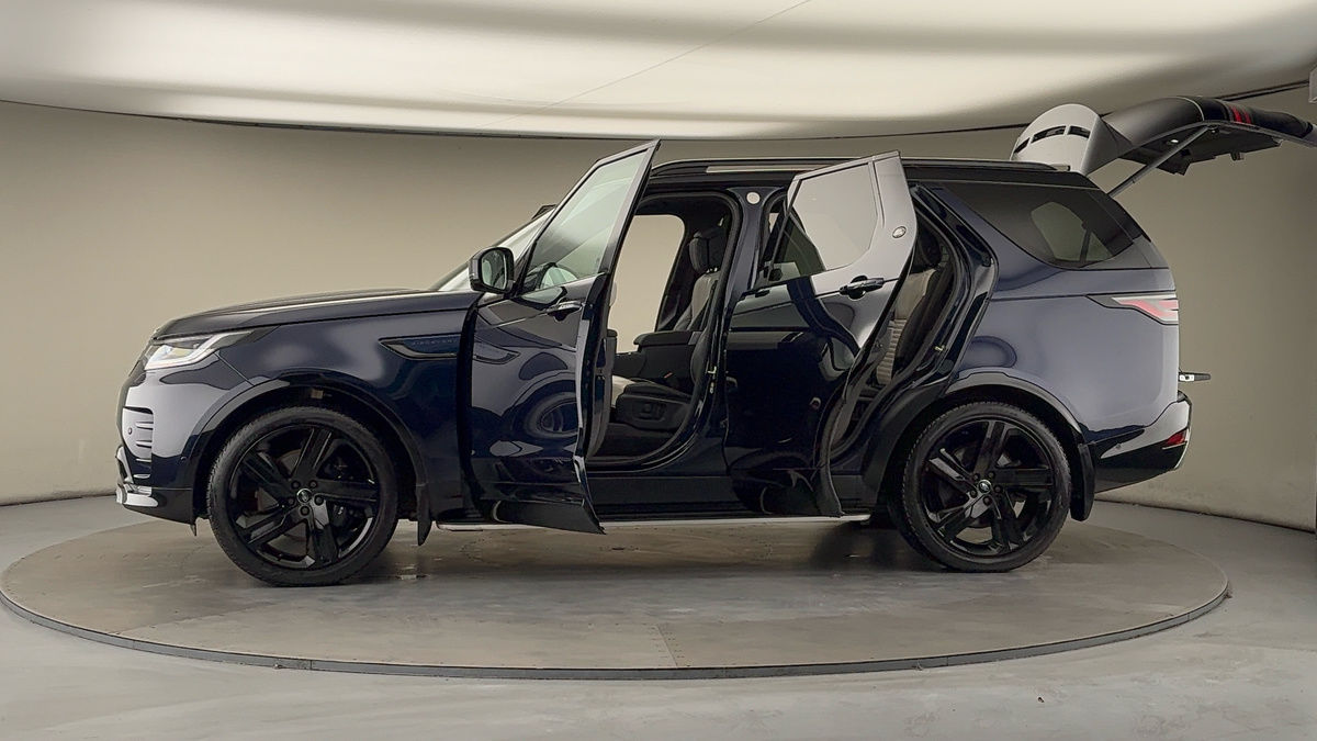 More views of Land Rover Discovery